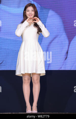 Koreanische Schauspielerin Kim Yoo-jung nimmt an einer Pressekonferenz für Ihren Fan Meeting in Taipei, Taiwan, 4. Februar 2017. ** TAIWAN AUS ** Stockfoto