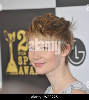 LOS ANGELES, Ca. März 05, 2010: Mia Wasikowska am 25. Jahrestag Film Independent Spirit Awards auf der L.A. Live Event Deck in der Innenstadt von Los Angeles. © 2010 Paul Smith/Featureflash Stockfoto