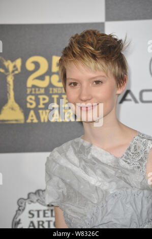 LOS ANGELES, Ca. März 05, 2010: Mia Wasikowska am 25. Jahrestag Film Independent Spirit Awards auf der L.A. Live Event Deck in der Innenstadt von Los Angeles. © 2010 Paul Smith/Featureflash Stockfoto