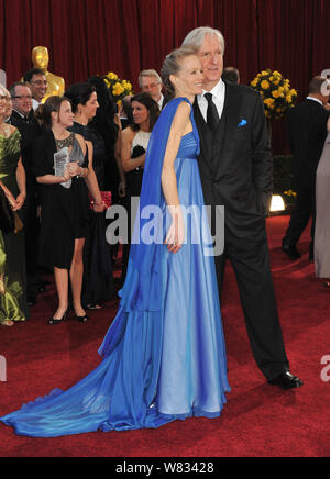 LOS ANGELES, Ca. März 07, 2010: James Cameron & Suzy Amis an der 82. jährlichen Academy Awards im Kodak Theater, Hollywood. © 2010 Paul Smith/Featureflash Stockfoto