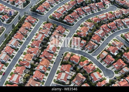 Luftaufnahme von typischen suburbanen cul-de-sac Street in der San Fernando Valley Region von Los Angeles, Kalifornien. Stockfoto