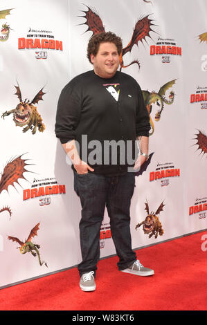 LOS ANGELES, Ca. März 21, 2010: Jonah Hill an der Los Angeles Premiere der von Dreamworks Animation "Drachenzähmen leicht gemacht" an der Gibson Amphitheater, Universal Studios, Hollywood. © 2010 Paul Smith/Featureflash Stockfoto