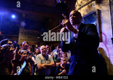 Philadelphia, USA. 07 Aug, 2019. Sen Cory Booker (D-NY), Präsidentschaftskandidaten für die USA 2020 Wahlen hält ein Philadelphia Aufstieg Kundgebung im Fillmore, in Philadelphia, Pa., am 7. August 2019. Credit: OOgImages/Alamy leben Nachrichten Stockfoto