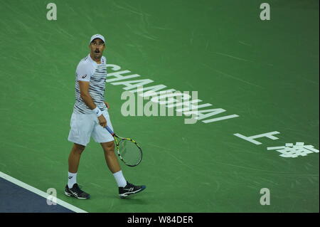 Steve Johnson der Vereinigten Staaten reagiert, als er konkurriert gegen Andy Murray von Großbritannien in singles Ihre Männer zweite Runde während der 201 Stockfoto
