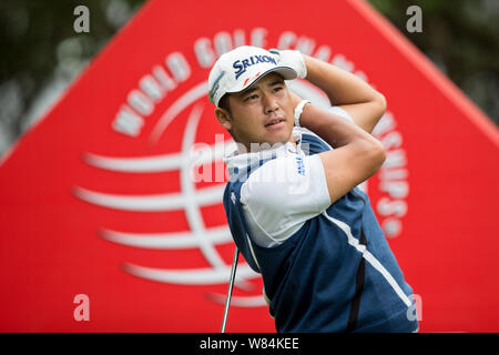 Hideki Matsuyama in Japan spielt ein Treffer in der letzten Runde der 2016 WGC-HSBC Champions Golf Turnier in Shanghai, China, 30. Oktober 2016. Hid Stockfoto