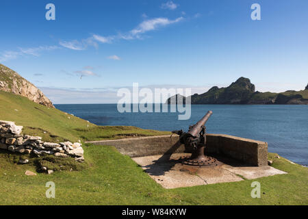 Canon auf Hirta, St Kilda Archipel, Großbritannien Stockfoto