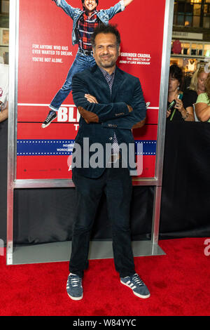 Asbury Park, NJ - 7. August 2019: Sarfraz Manzoor besucht Premiere von 'Im Licht' bei Paramount Theater Blind Stockfoto