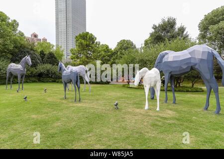 Anzeigen von Skulpturen in Shanghai Jing An internationale Skulptur Projekt in Shanghai, China, 21. September 2016. Die 2016 Jing'an Internationalen Scu Stockfoto