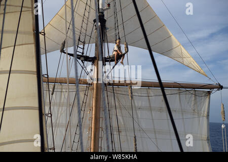 Corwith Cramer, eine 134-Fuß-Stahl brigantine als Forschungsschiff für den Betrieb unter Segel gebaut. Sargassosee, Bermuda Stockfoto