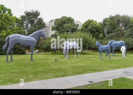 Anzeigen von Skulpturen in Shanghai Jing An internationale Skulptur Projekt in Shanghai, China, 21. September 2016. Die 2016 Jing'an Internationalen Scu Stockfoto