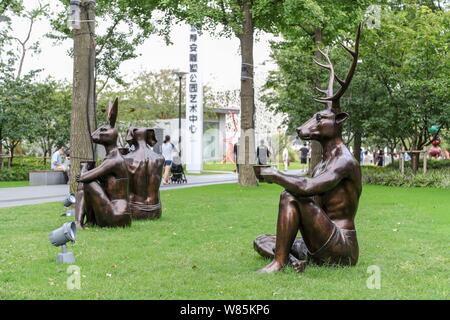 Anzeigen von Skulpturen in Shanghai Jing An internationale Skulptur Projekt in Shanghai, China, 21. September 2016. Die 2016 Jing'an Internationalen Scu Stockfoto