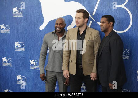 (Lassen Sie), US-amerikanischer Schauspieler Denzel Washington, Schauspieler Chris Pratt und Antoine Fuqua einer Pressekonferenz für ihren Film "Die glorreichen Sieben" du teilnehmen Stockfoto