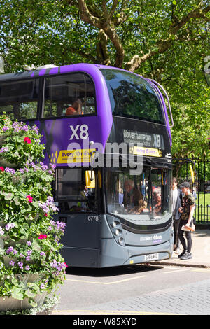 Lokalen Bus nach Wolverhampton, Colmore Row, Birmingham, West Midlands, England, Großbritannien Stockfoto