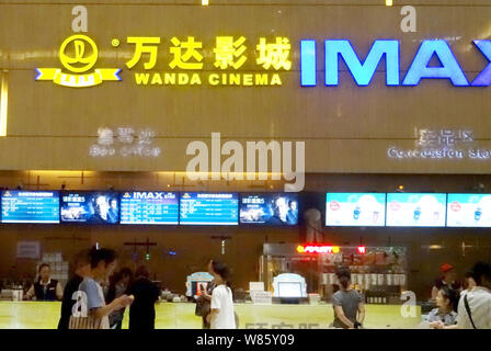 ------ Chinesische Zuschauer besuchen Sie eine Wanda Kino Filme in Yichang city Watch, der Central China Provinz Hubei, 5. August 2016. Wanda Cinema Linie, Chi Stockfoto