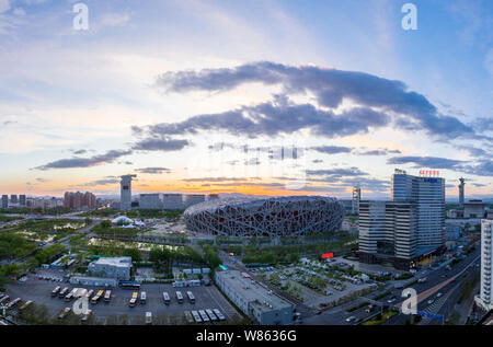 Ansicht der Pekinger Nationalstadion, auch als der Bird's Nest, in Peking, China, 16. April 2016 bekannt. Stockfoto