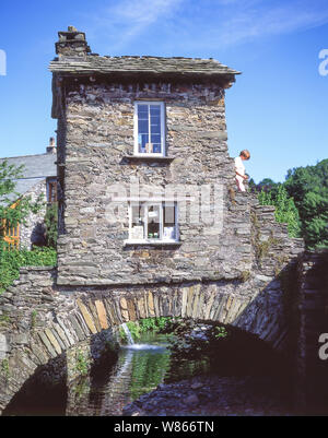 Das 17. Jahrhundert Old Bridge House, Ambleside, Lake District National Park, Cumbria, England, Vereinigtes Königreich Stockfoto