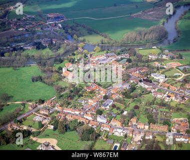 Luftaufnahme des Dorfes und die Themse, Sonning, Berkshire, England, Vereinigtes Königreich Stockfoto