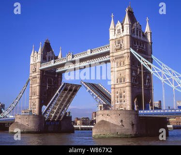 Tower Bridge von South Bank, London Borough of Southwark, Greater London, England, Vereinigtes Königreich Stockfoto