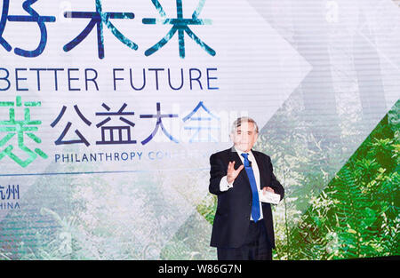 Gordon Brown, der ehemalige Premierminister des Vereinigten Königreichs, liefert eine Rede in der Konstituierenden "Xin'Philanthropie-Konferenz in Hangzhou City, East Chi Stockfoto