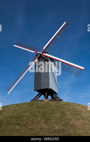 Windmühle aus Holz in Brügge, Flandern, Belgien: Die Bonne Chiere Windmühle, Bonne Chieremolen Stockfoto