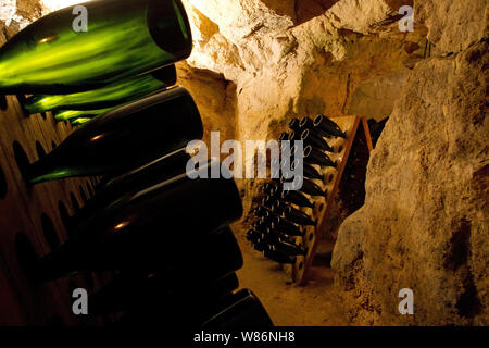 Der Keller von pannier Champagner in Chateau-Thierry (Nordfrankreich) Champagner flaschen Rest in den Kellern zur Reifung. Am Ende der Reifung und t Stockfoto