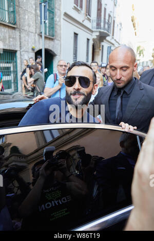 Mailand, Italien - 17. JUNI 2019: Sänger Marco Mengoni vor Giorgio Armani Fashion Show, Mailand Fashion Week street style Stockfoto