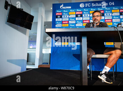 Gelsenkirchen, Deutschland. 08 Aug, 2019. Fussball: DFB-Pokal: schalkes Trainer David Wagner spricht auf der Pressekonferenz vor dem DFB-Pokalspiel in Drochtersen/Assel. Credit: Guido Kirchner/dpa/Alamy leben Nachrichten Stockfoto