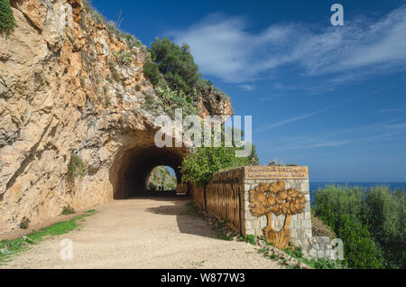 Der südliche Eingang zum Naturpark Zingaro (Riserva dello Zingaro), in Sizilien, Italien Stockfoto