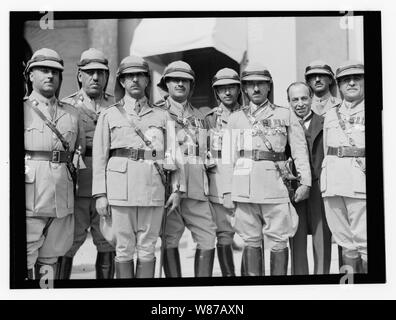 10/6/32 im Palast etc., Bagdad, Britische Offiziere Stockfoto