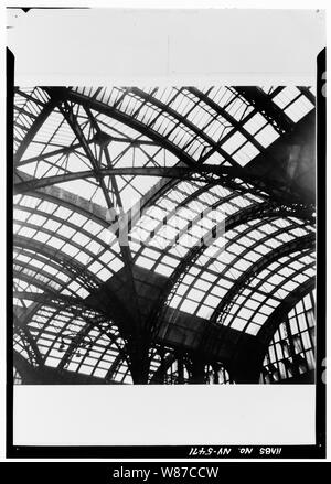 Halle DACH DETAIL. - Pennsylvania Station; 19. Historischer amerikanischer Gebäude Umfrage, Edward Popko, Fotograf 1965, CONCOURSE DACH DETAIL. - Pennsylvania Station, 370 Seventh Avenue, West 31, 30 - 33 Straßen, New York, New York County, NY Stockfoto