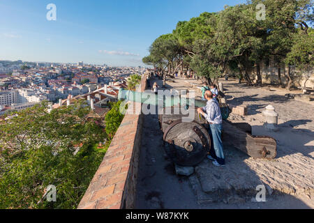 Blick über Lissabon, Portugal von Castelo do Sao Jorge oder St George's Castle. Stockfoto