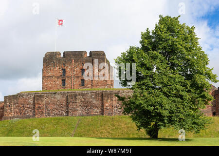 Fliese Turm und Mauern von Carlisle Castle, Castle Street, Carlisle, Stadt Carlisle, Cumbria, England, Vereinigtes Königreich Stockfoto