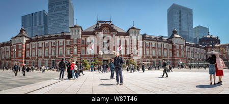 Außerhalb von Tokio Bahnhof, Tokio, Japan. Stockfoto