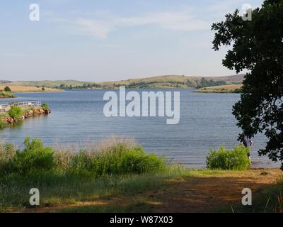 Malerischer Blick auf den See Elmer Thomas, Wichita Mountains, Oklahoma Stockfoto