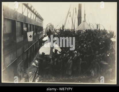 803Rd Pionier Infanterie Bataillon auf die U.S.S. Philippinische (truppentransporter) Hafen von Brest, Frankreich, 18. Juli 1919. 32 Stockfoto