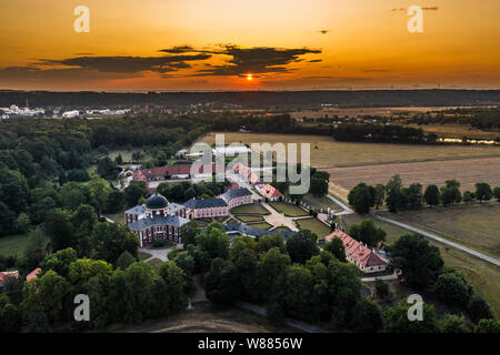 Veltrusy Mansion ist eine barocke Château in Veltrusy, Böhmen, im Bezirk Mělník der Tschechischen Republik. Die Villa ist in der Nähe von Prag Stockfoto