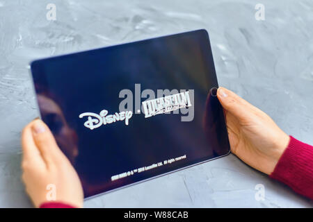 Bischkek, Kirgisistan - Januar 21, 2019: Disney und lucasfilm Logo auf dem Ipad Stockfoto