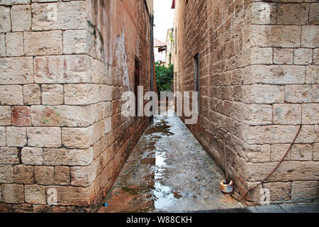 Die Straße in Batroun, Libanon Stockfoto