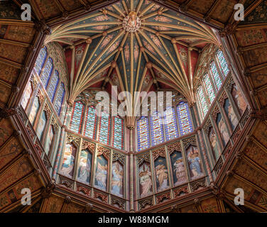 Innenansicht der oben (Laterne) in den achteckigen Turm der Kathedrale von Ely, Cambridgeshire Stockfoto