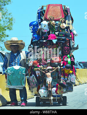 Mexikanische Anbieter bei uns Mexiko Grenzübergang Stockfoto