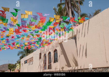 Zu Fuß auf den Straßen von Todos Santos, magische Stadt, in Baja California Sur. Mexiko Stockfoto