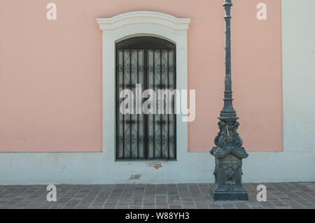 Zu Fuß auf den Straßen von Todos Santos, magische Stadt, in Baja California Sur. Mexiko Stockfoto