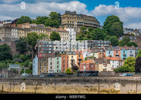 Anzeigen von Riverside Häuser und Gebäude in der Stadt Bristol Stockfoto