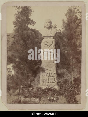 Die Wild Bill Denkmal. James B. Hickoc d.h. Hickok, alias Wild Bill, geboren am 27. Mai 1837 bei Homer, Illinois getötet durch Jack McCall an Totholz, S.D., Aug 2, 1876, wo sein Körper liegt nun Stockfoto