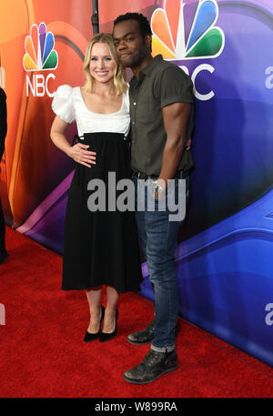 August 8, 2019, Beverly Hills, Kalifornien, USA: 08.August 2019 - Beverly Hills, Kalifornien - Kristen Bell, William Jackson Harper. 2019 NBC Sommer drücken Sie die Tour findet im Beverly Hilton Hotel. Photo Credit: Birdie Thompson/AdMedia (Credit Bild: © Birdie Thompson/AdMedia über ZUMA Draht) Stockfoto