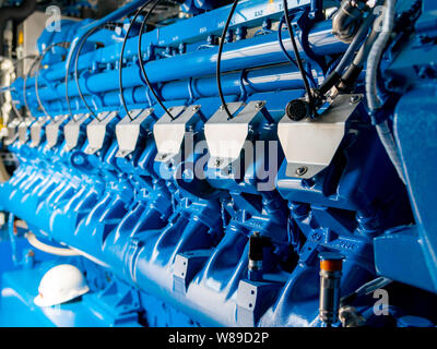 Motor des BHKW. Diesel- und industriellen elektrischen Generator. Alternative Energie für die Industrie. Stockfoto