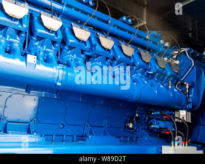 Motor des BHKW. Diesel- und industriellen elektrischen Generator. Alternative Energie für die Industrie. Stockfoto