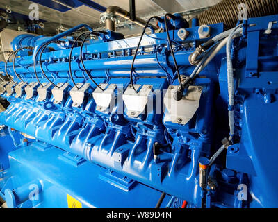 Motor des BHKW. Diesel- und industriellen elektrischen Generator. Alternative Energie für die Industrie. Stockfoto