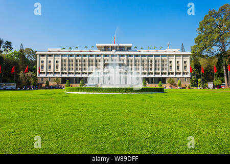 Unabhängigkeit Schloss oder Palast der Wiedervereinigung ist einer der wichtigsten öffentlichen Wahrzeichen in Ho Chi Minh City in Vietnam. Stockfoto