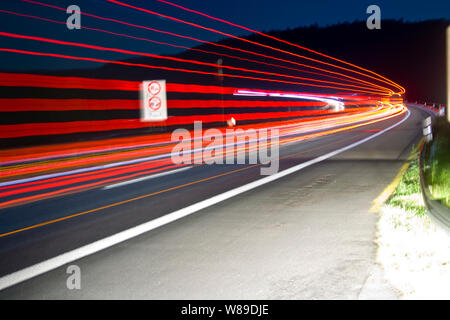 Lightwriting auf der viel befahrenen Autobahn A7 Stockfoto